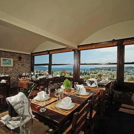 Hotel El Vino &