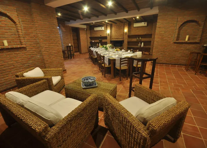 El Vino & Hotel