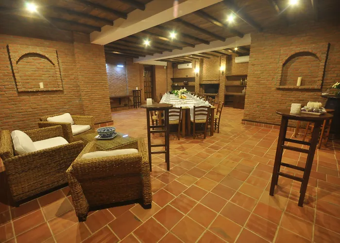 Hotel El Vino &