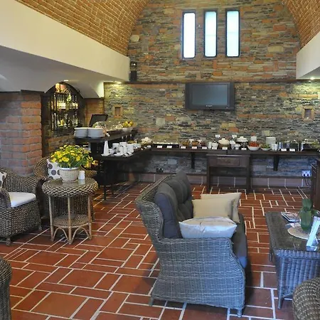 Hotel El Vino &