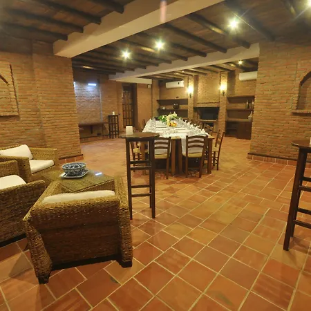 Hotel El Vino &
