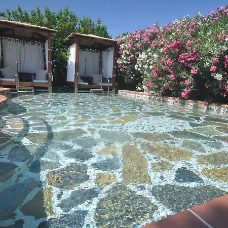 艾莉维诺套房酒店 3*