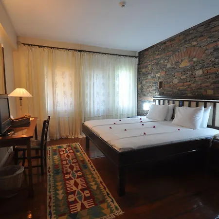 Hotel El Vino &